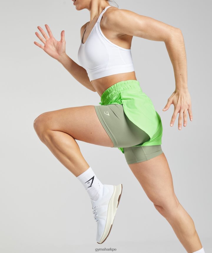 Gymsharkcorrer 2 en 1 pantalones cortos mujer verde iris/verde oliva claro PFTJ2N52 ropa